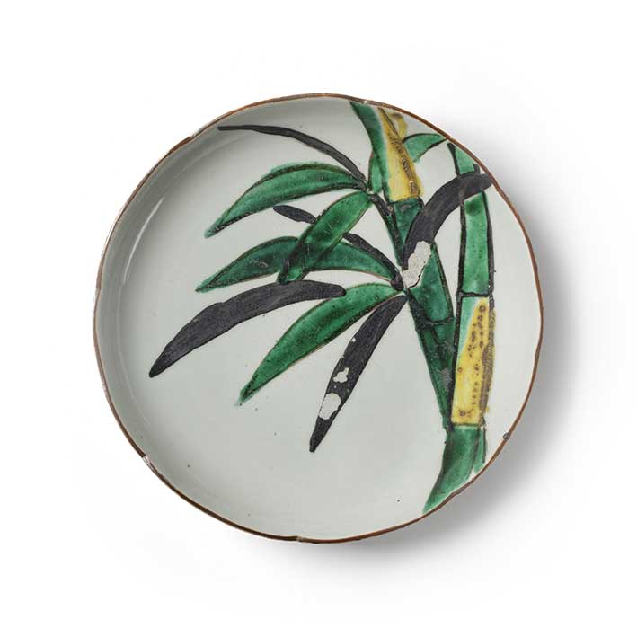 Small dish with bamboo pattern, Japan, Edo period, (1603-1868), 19th century, mark of Ogata Kenzan (1663-1743), stoneware with enamel decoration, at Musée des Arts Decoratifs © Les Arts Décoratifs / Christophe Dellière